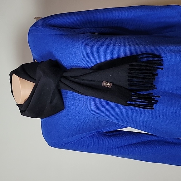 Coach Soft Black Scarf - Picture 3 of 5